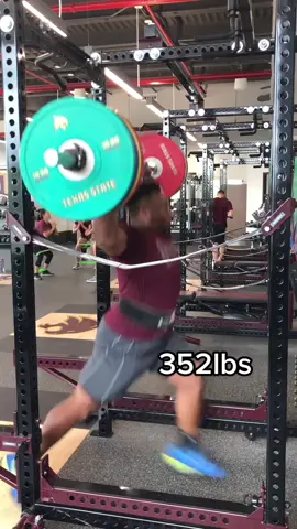 Moving to @garagestrength two years ago today was the best decision I could’ve made for my career😎 #BOUTDAT #shotput #thrower #fyp #lifting #heavy #trackandfield #athlete #lifttok