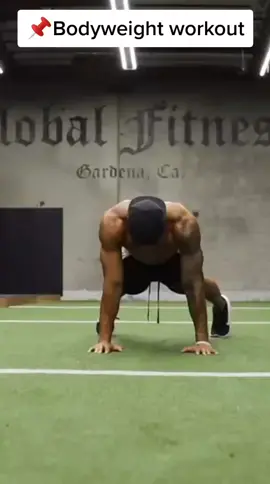 Bear plank to Regular plank. Credit: Ryan Klarenbach. #explosivetraining #muscletraining #bodyweighttraining #calisthenics #fitnessmotivation #workoutmotivation #calisthenicsmotivation