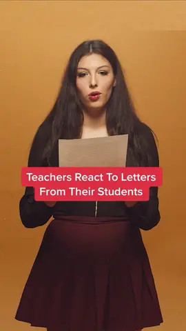 Students surprised their teachers with heartfelt letters. 🧑‍🏫💛 Do you have a teacher that changed your life? 🍏❤️
