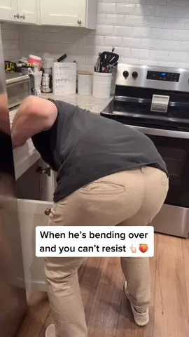 It’s hard to resist 😈 #couples #couplestok #ohgreatheavens #DoTheJuJu #PawlidayPics #fyp #ShareTheMagic