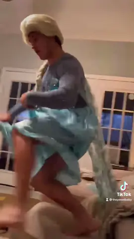 Reply to @gwencollier  Marleigh is like “y’all really ordered Elsa from wish twice.” (This was last year) #throwbackthursday #elsa