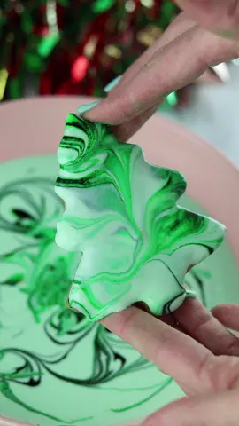 Easy Christmas Cookies #holidayaesthetic #holidaybaking #christmascookies #christmasbaking #christmastiktok