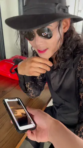 Try This 🤭 #michaeljackton #mj #moonwalk #kingofpop #neverland #respect #thisisit #michaeljackson