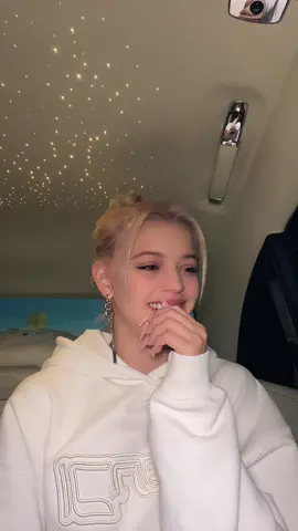 Мне так свет в глаза бил, что они даже намокли 😂 плиз не придумывайте ничего !!!!!