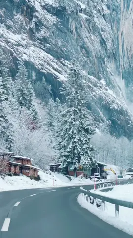 📍Lauterbrunnen🇨🇭#swissroads #switzerland🇨🇭 #switzerlandnatur #roadtrip  #lauterbrunnen #jungfraujoch #Switzerlandsnow✨ #swissbeautiful #sisiswiss