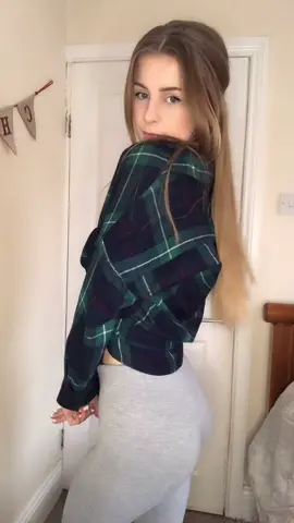 Think we’ve gathered I can’t dance😐🤣 I love watching these though and wanted to join in🤣 #ImTheMainCharacter #BIGASYOOX #fyp #foryou