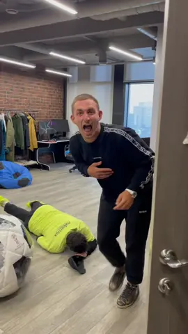 😂
