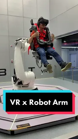 #virtualreality in #china in crazy. This #vr ride uses a #roboticarm at the #vrpark in #nanchang #themepark