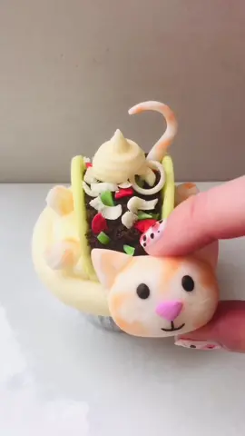 Reply to @manonv23 What does TACOCAT spell backwards? #cupcake #cakedecorating #bakersoftiktok #cakevideo #cat