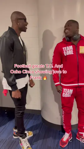 🏈 or 🏀? Who’s taking the W in their first bout tonight? 👀 #frankgore #deronwilliams #PaulWoodley #WilliamsGore #boxing #Showtime #PPV