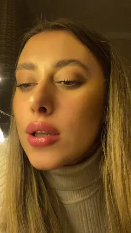 Жесть,песня из какого года вылезла..?