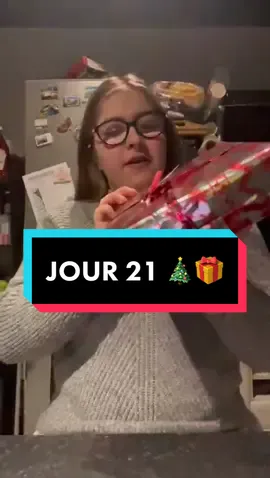 Répondre à @oceanecontebeauter  Elle a failli tout casser 😭 JOUR 21 du calendrier de l’avent ! @leaa.1209 #fyp #fypシ #pourtoi #pourtoii #fypage #fyp