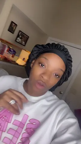 Bad b** I ever seen #KraftMacMeSkip #christmas