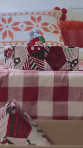 🎁🎁🎁 The best kind of gifts #EverydayIsChristmas #christmas #holidaycountdown #christmascountdown #holidaytiktok - Team Sia