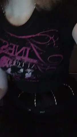 is this fit a vibe or do i look like a suffocated chicken