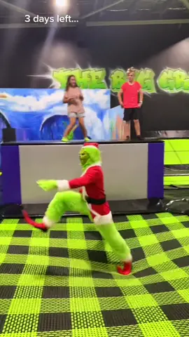 GrinchTok Day 22 of 25 #flipoutmandurah  #grinchtiktok #cameorascale #grinchmas2021 #jimcarrey #trampoline