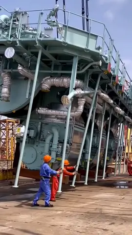 Biggest 💯 #nowlookatthis #biggest #engine #boat #diesel #neverseen #madeinchina #chinatiktok @smartsetting