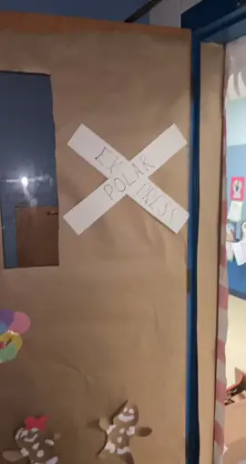 Turn my classroom into the polar express with me🎄🚂 #teacher #teachersoftiktok #classroom #ThanksandGiving #polarexpress #polarexpressclass #holiday