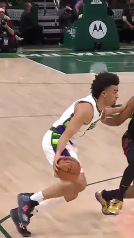 @jordannwora put him on ice skates! ⛸ 🥶 #NBA #SportsTikTok #anklebreaker