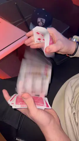 Moving cards again #cardtricks #magic #cardistry #cardshuffling #abcdefu #foryou #fypシ