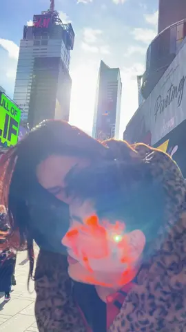 หน้าพี่ยี่สิบคือหนัก555 #พี่ยี่สิบ  #newyork #timesquare