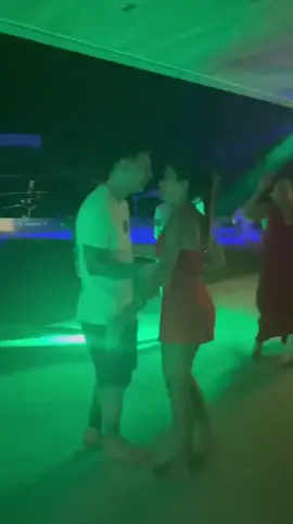 #Messi y Antonela festejaron #Navidad a puro ritmo 🔥