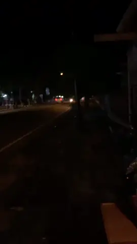 lagi iseng ngevidioin mbak nya😁asli cantik gada obat#angkringan #kopihitam #janganlupamampir #fyp #fypdongggggggg