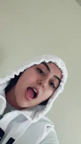 😴