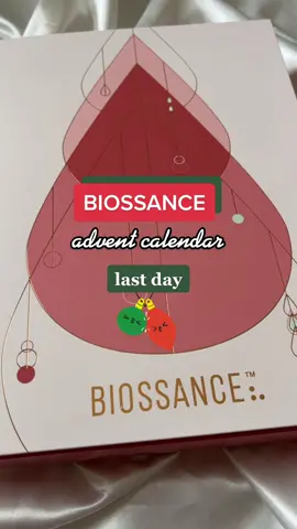 Last day of my Biossance Advent Calendar 🎄♥️ @biossance #biossance #skintok #skincare #skincareadventcalendar #adventcalendar #holiday #faceoil