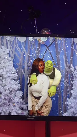 Sneak peak of me and bae holiday photos 🤍😮‍💨🤤🤍 #4lifers #happyholidays #holidayphotos #blacklove #greenlove