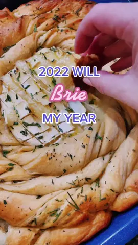 2022 vibes 🥂✌🏻 #EasyRecipe #brie #cheesetok #appetizeridea