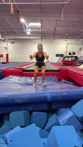 Idk what curl ups are but they’re overrated 😛 #stickgame #stickyfeet #StepandFlex #k18hairflip #gymnastics #MyPlayoffPicks #athlete