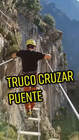 Alguna vez te has quedado pillado en un puente por la tensión del disipador?.Te dejo un pequeño truquillo si vas con el material justo.#viasferratas #viaferrata #viaferrataextreme #pasarela #mosquetones #disipador #escalada #puente #adrenalinapura #aventura #comoactuar #comohacer #arnes