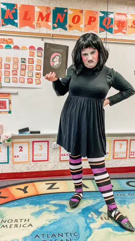 A glimpse into teaching in 2021🥰 #dancinginthedark #FritoLayRickRoll #StepandFlex #teachertiktok #k18hairflip #teachersoftiktok
