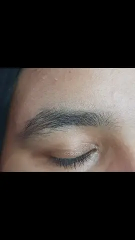 قبل وبعد تنضيف الحواجب من كوافير ساره اسلام