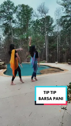 When it rains #tiptipbarsapaani #bollywoodsong #sisters #raindance #sari