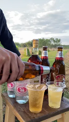 อยู่ในใจใครแล้วมัน “เศร้า”ก็มานั่ง “เหล้า” กับเราก็ได้! 🍻🥃#คําคม #เหล้าเบียร์