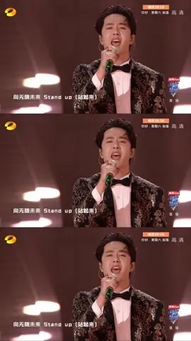 #NewYearsEveGala#WangYibo sang his new song <廿> for the first time! Let's stand up to the future!💚 On #MangoTV only! #王一博