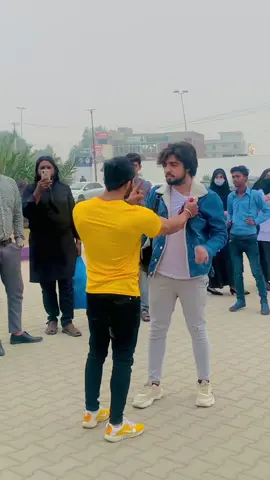 Late night song out now jldi sy dlh kr ayien ap logo ky liye surprise hai us majn 🙈🙈🙈 link in bio 😱🥺#babarmalik #bmstyle #rickhawala #umt