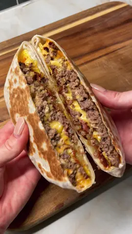 BURGER CRUNCH WRAP🍔 #Recipe #cooking #Foodie #foodtiktok #food #foryou #fyp