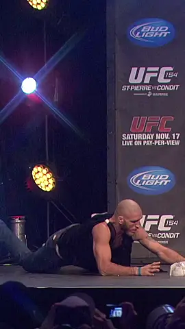 Let’s make it another great year 🥳 #UFC #bye2021 #happynewyear #2022