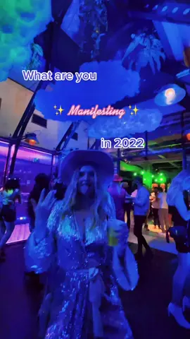 Good vibes and brunch baby ✌🏻🥂✨ #manifestation #bye2021 #newyears