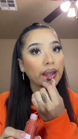 Todays lip combo Italia Eye Pencil in ‘light brown’ with fenty glow gloss bomb in ‘fenty glow fantasy’ #itsmevanzg3 #EveryKiss #YerAWizard #fypシ #lipcombo