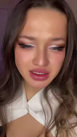 Знаю много кому знакома эта ситуация . Лайк если ждёшь трек #обычныедевчонки