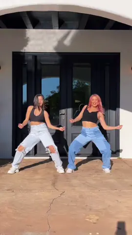 Had to add our own lil twist to this dance ✨ @footwork_by_phoebs dc: @brett.sewell