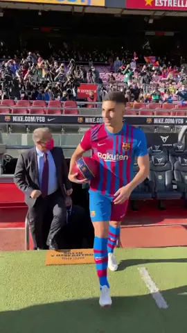 Welcome home, Ferran 💙❤️ #fcbarcelona #sports #barça #ferrantorres  #football #campnou #deportestiktok #deportes