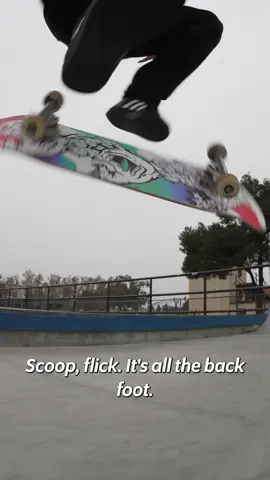 Learn hardflips with @justinsommer_ 🙌 #LearnOnTikTok #mustbenice #routine #howtohardflip