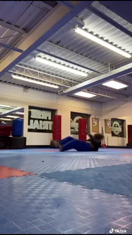 ouch #fyp #tkd #taekwondo #mma #martialarts #gymnastics #flexibility #gymnastics #flexible #anime
