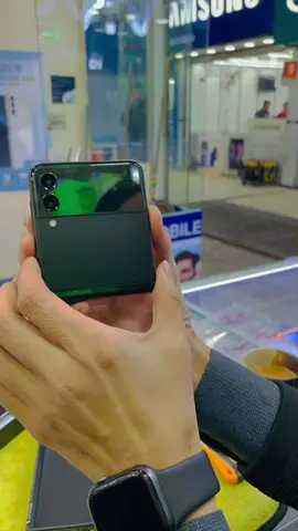 samsung Zflip3 Camera zooming Nice phone End zaror dekna Don’t under Review please Viral #foryou #foryoupage #illu #viral #illu #viralvideo #trending #standwithkashmir #standwithkashmir
