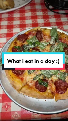 what I eat in a day 😃 @btdavidson #munchies #whatieatinadayrealistic #fyp #whatieat #eatwithme #mukbang #blazed #italian